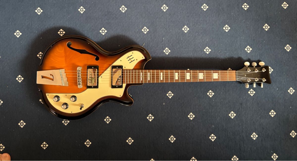 ITALIA GUITARS Mondial Classic（有改装）